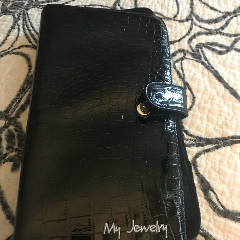 Jewelry case